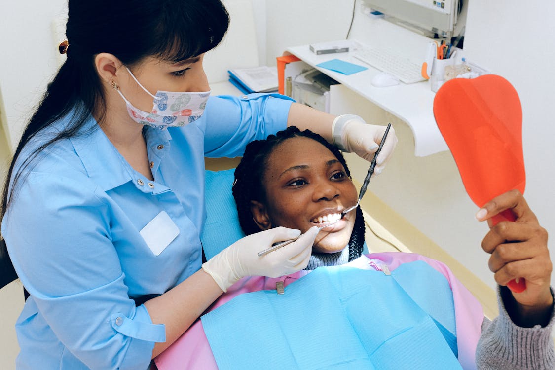 Teeth Whitening Options: In-Office vs At-Home Treatments